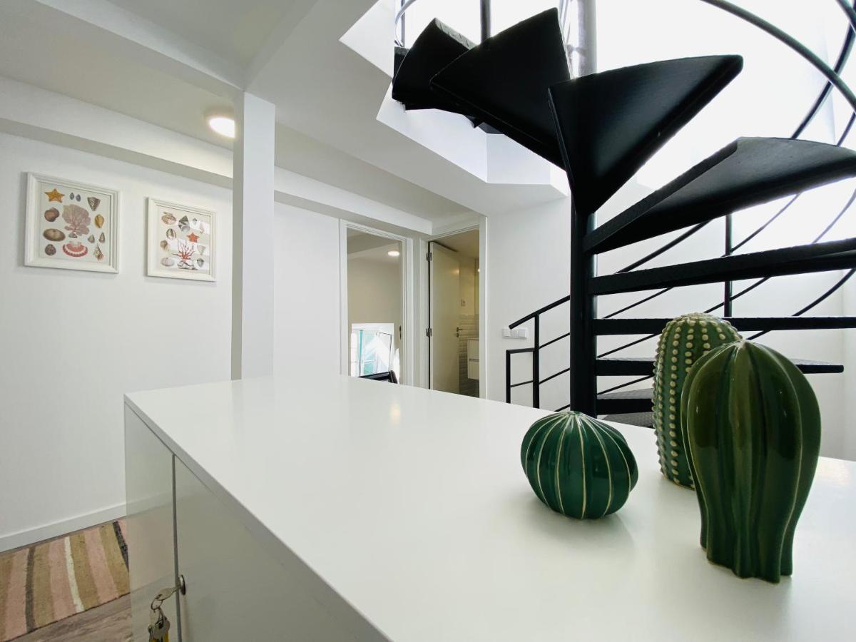Tia Anica House I - Apartment With Terrace In Central Fuseta Beach Village Eksteriør billede